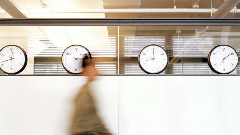 Юрист Курбаков: за незаконный вызов сотрудника на работу грозит штраф