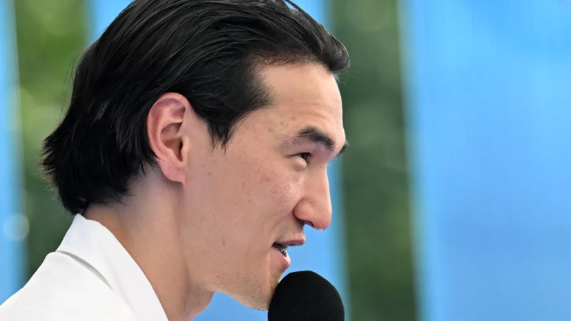 Mash: комик Нурлан Сабуров откроет сеть урологических клиник в Дубае