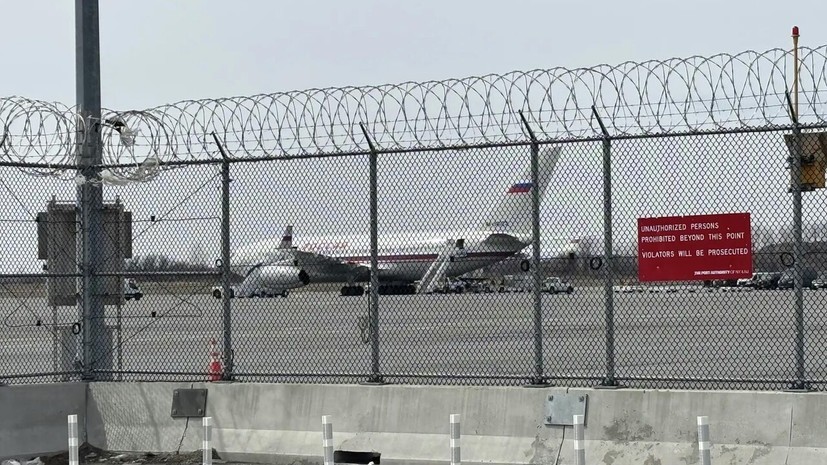 РИА Новости: борт парламентской делегации России вылетел из Вашингтона