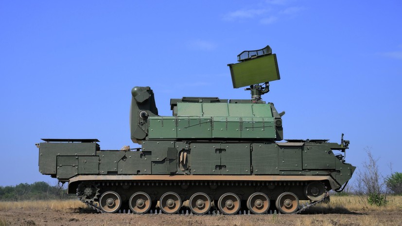 Над Ленинградской областью сбили 18 БПЛА, отражение атаки продолжается