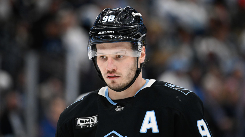 Четыре передачи Сергачёва помогли «Юте» разгромить «Лос-Анджелес»