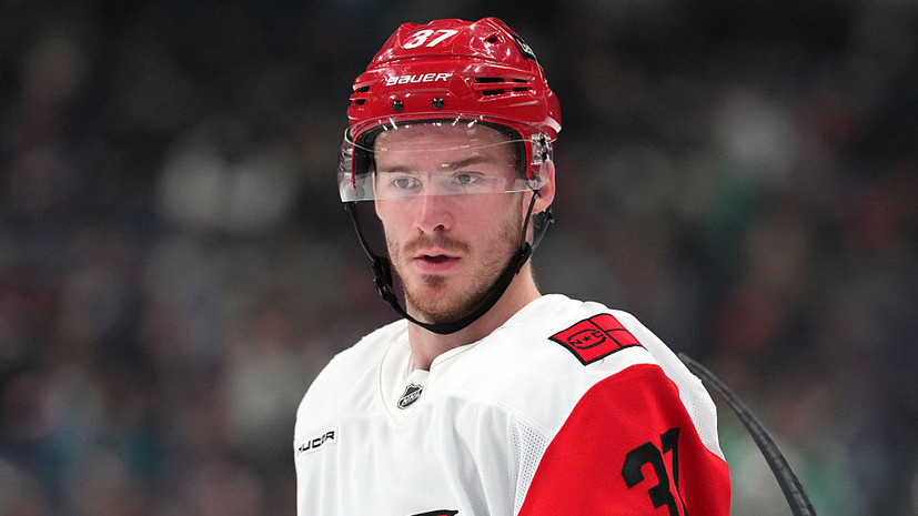 Шайба Свечникова не помогла «Каролине» победить в матче с «Монреалем»