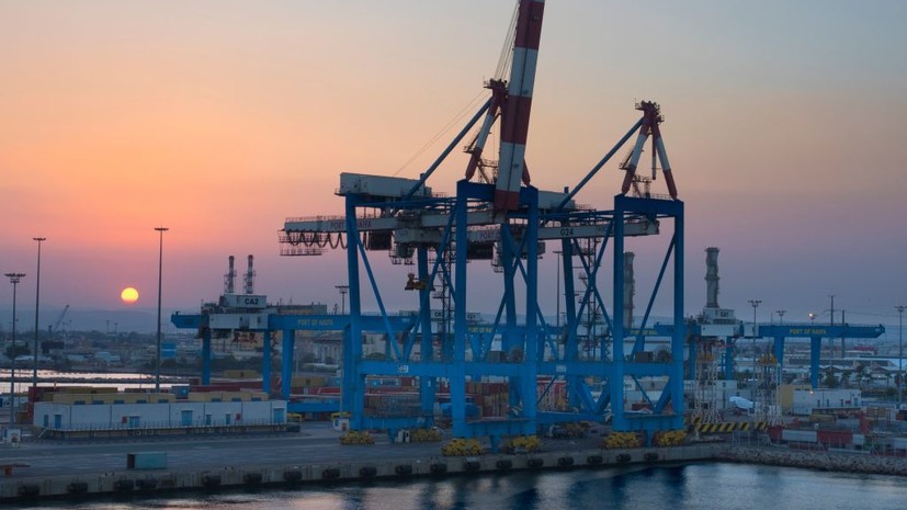 SNN: Иран нанёс удар по НПЗ и порту израильской Хайфы