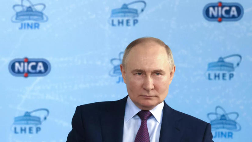 Путин поручил «вытаскивать людей из бараков» в Архангельской области