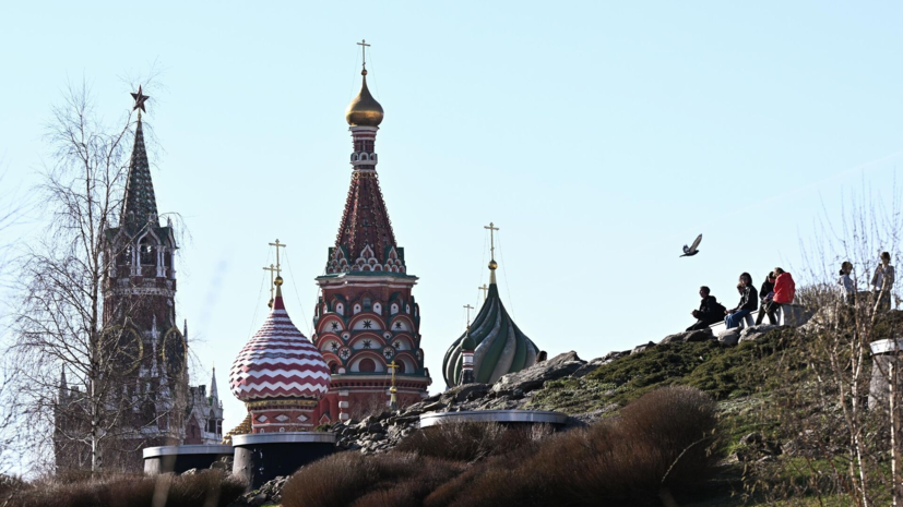 Отец Илона Маска назвал Москву привлекательным городом для переезда