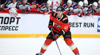 Хоккеисту «Сибири» Пьянову выбили зуб в матче с «Металлургом»