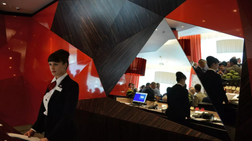 В России разрешили заселяться в гостиницы по водительским правам и «Госуслугам»