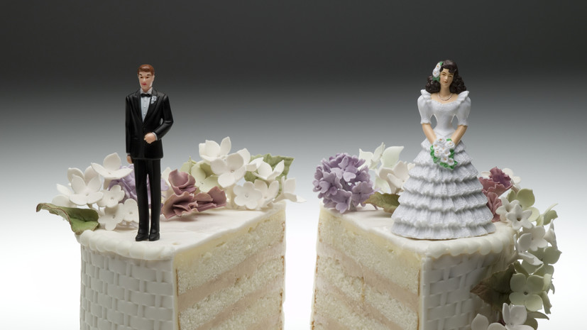 Юрист: после развода кредиты не исчезают автоматически