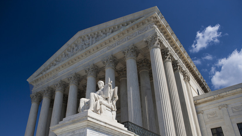 Трамп начал день с критики Верховного суда США