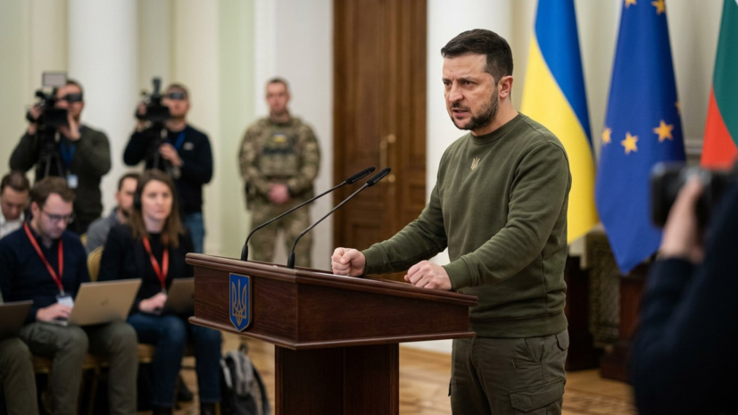 InfoBRICS: требование Зеленского дать Киеву ядерное оружие угрожает переговорам