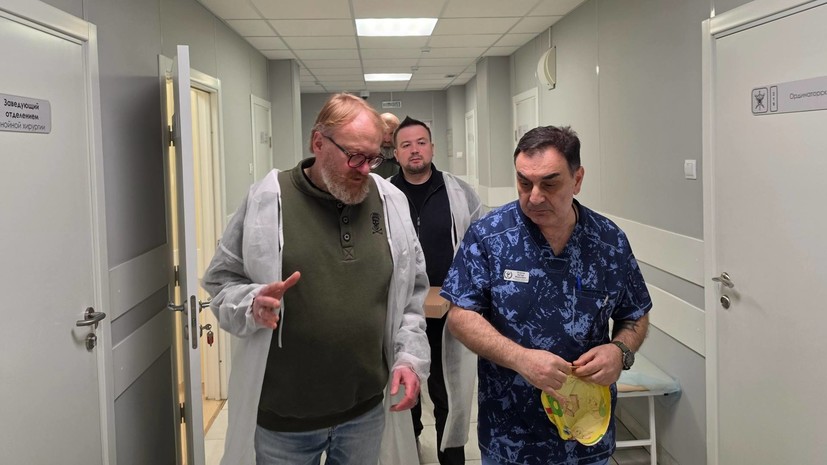 Милонов с активистами посетили военный госпиталь в Ростове-на-Дону