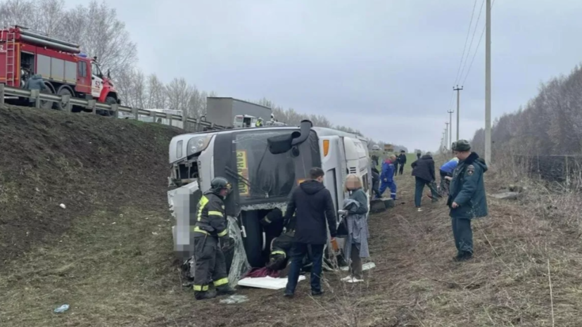 Минздрав России: в больницах Саратова остаются шесть пострадавших в ДТП с автобусом