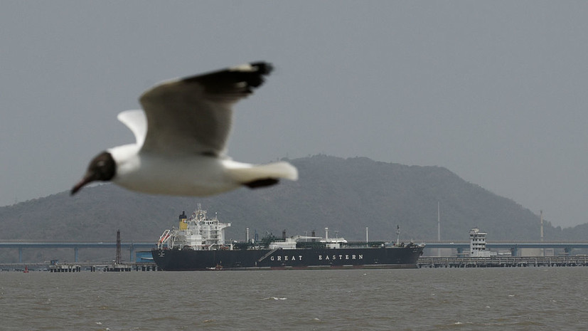 В КСИР заявили об ударе по связанному с Израилем судну в Ормузском проливе