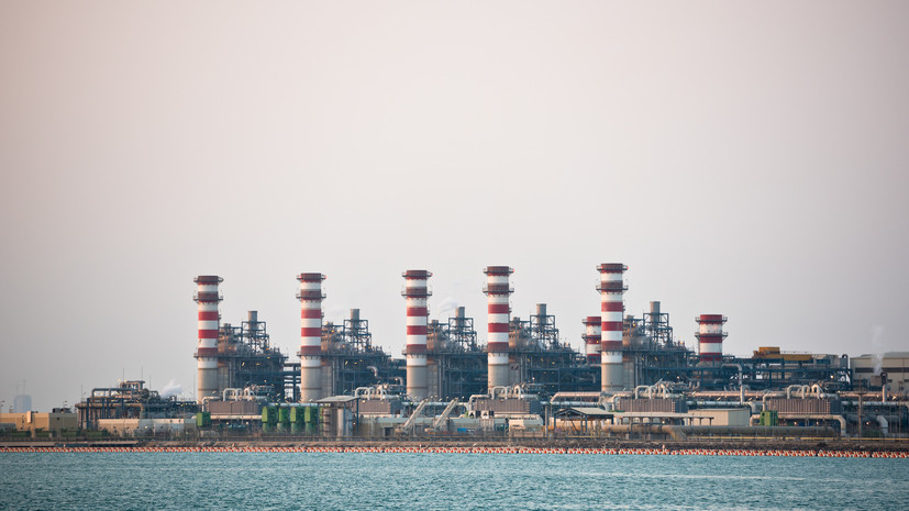 Нефтехимический завод в Абу-Даби приостановил работу после серии возгораний