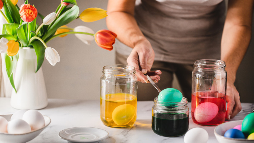 Химик Поликарпова: для окрашивания яиц нельзя использовать гуашь