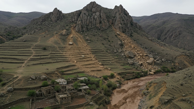 МЧС: в Дагестане сохраняется угроза обвалов, камнепадов, схода селевых потоков