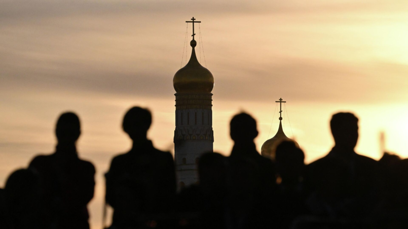 В РПЦ разъяснили, могут ли монахини усыновлять детей