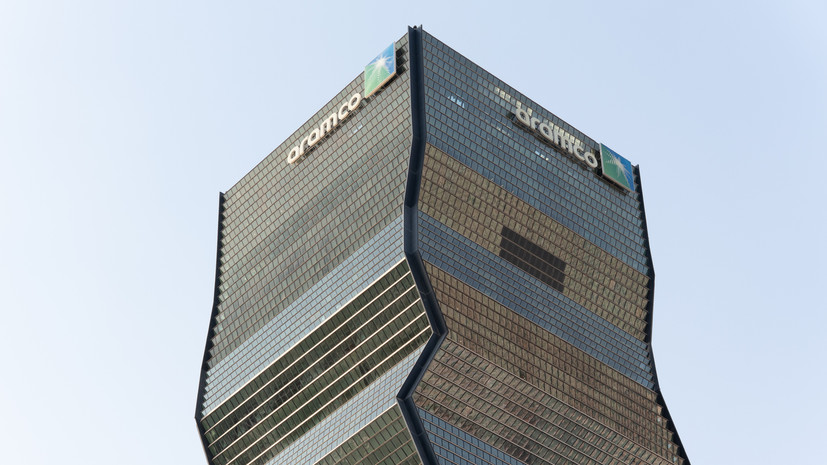 Bloomberg: Saudi Aramco подняла цены на нефть Arab Light для покупателей из Азии