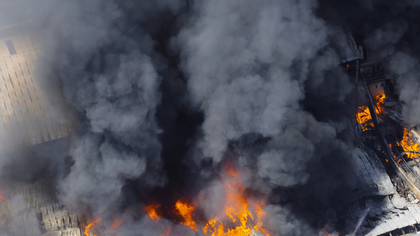 Взрыв произошёл на проходившем под мостом через Панамский канал танкере