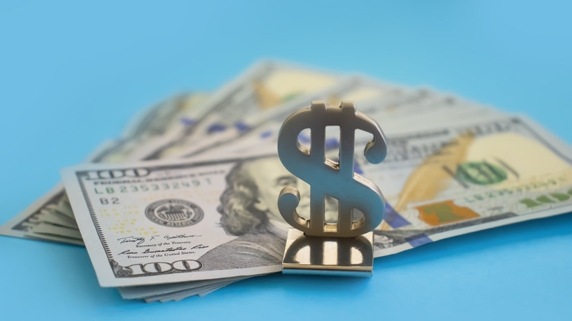 Инвестстратег Бахтин: доллар может опуститься до 75 рублей к лету