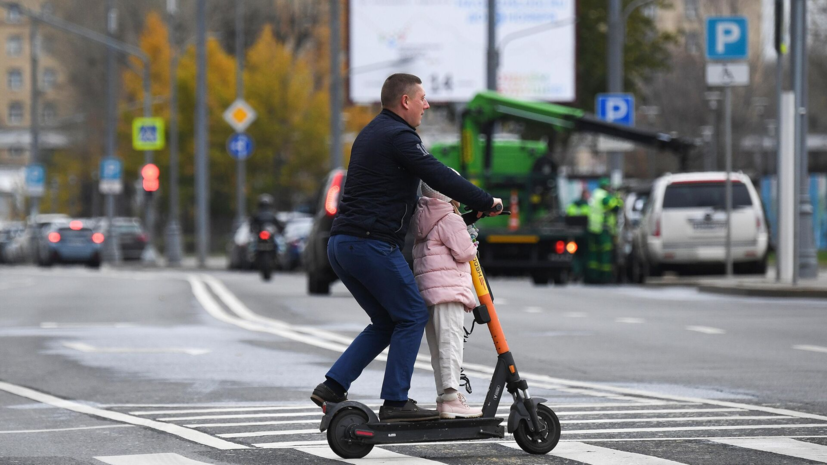 В Петербурге могут запретить детям до 16 лет ездить на электросамокатах