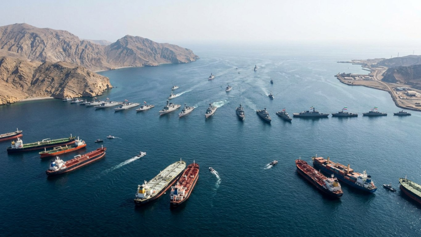 Fars: проход судов через Ормузский пролив приостановлен после ударов по Ливану