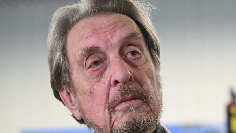 ТАСС: отец Илона Маска рассказал о его тайных поездках в другие страны