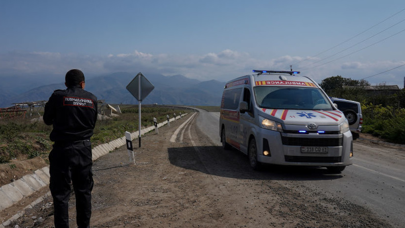 Один человек погиб в ДТП с автобусом из кортежа Пашиняна в Армении