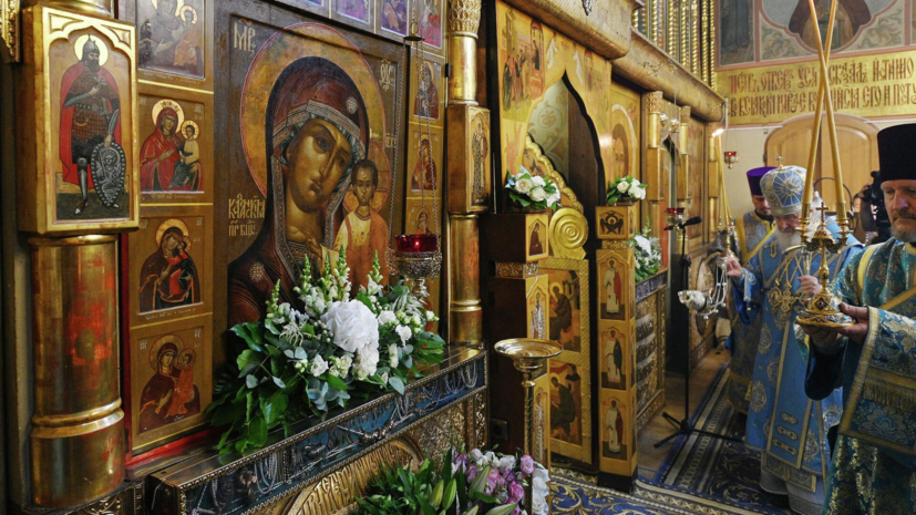 В Казанском соборе Петербурга прошла Пасхальная служба