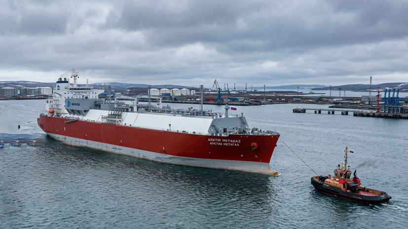 Газовоз «Арктик Метагаз» отбуксировали в международные воды