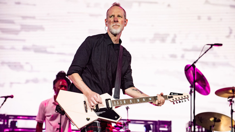 Гитарист No Doubt заявил, что у него диагностировали болезнь Паркинсона