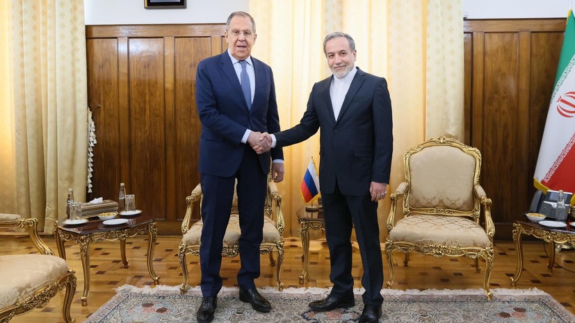 Лавров обсудил с Аракчи детали ирано-американских переговоров