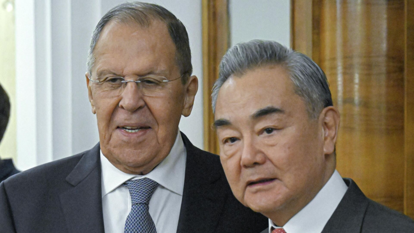 Лавров и Ван И обсудили подготовку встречи лидеров России и Китая