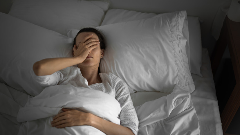 Клинический психолог Аристова предупредила об опасности самолечения бессонницы