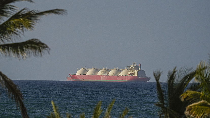 СЕНТКОМ: ни одно судно не прошло через Ормузский пролив за первые сутки блокады