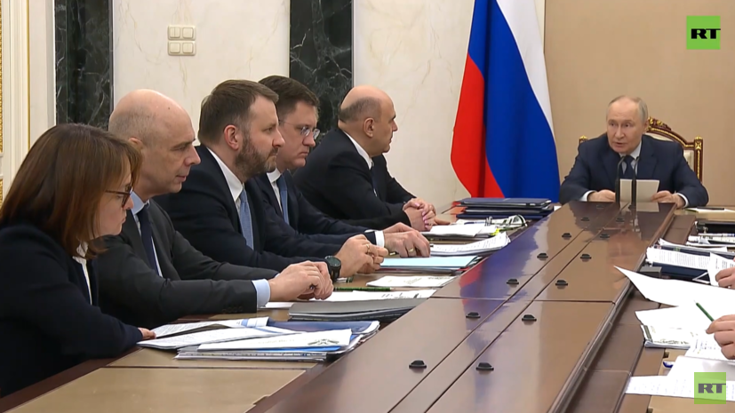 Путин проводит совещание по экономическим вопросам