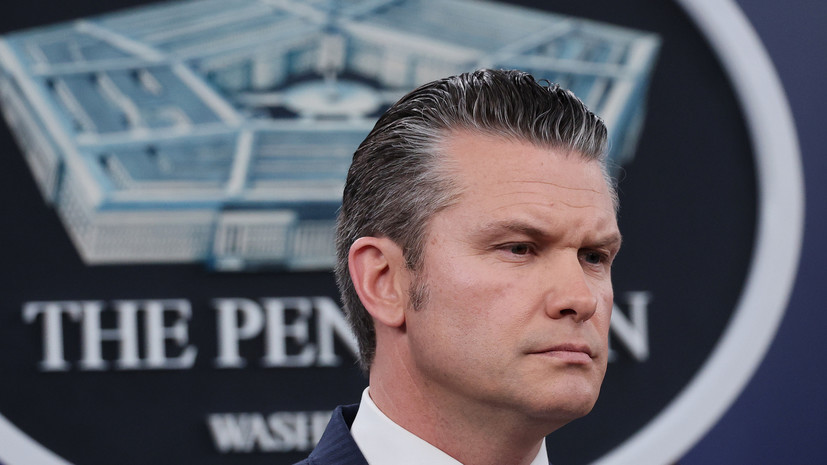 Axios: демократы представят резолюцию об импичменте главы Пентагона