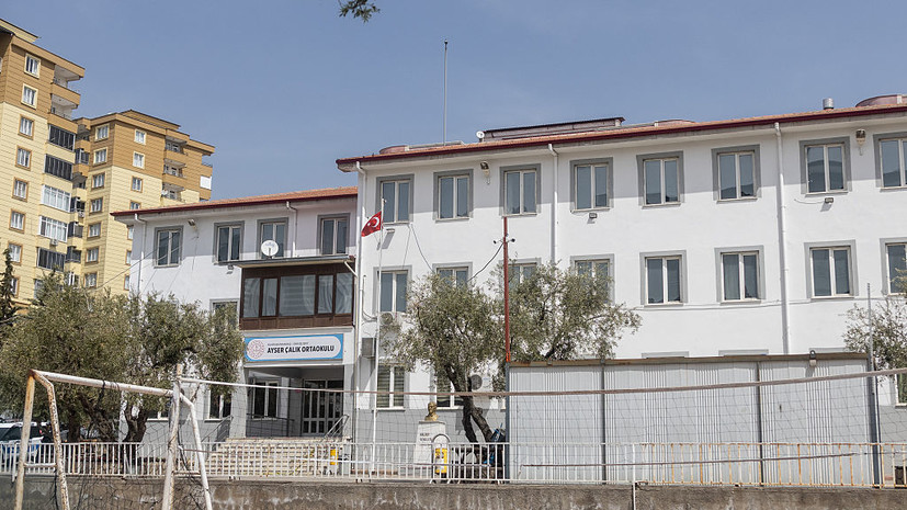 В Турции учителя устроили забастовку после стрельбы в школах