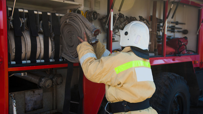 Технологическое оборудование горит в порту Туапсе после ночной атаки БПЛА