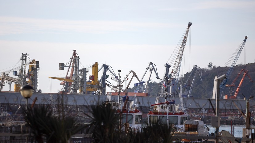 В Туапсе после атаки БПЛА повреждены 52 частных дома и восемь многоквартирных