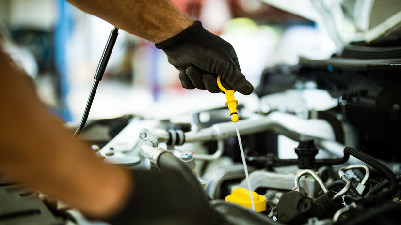 Автоэксперт Родионов: при низком уровне масла запускать двигатель нельзя