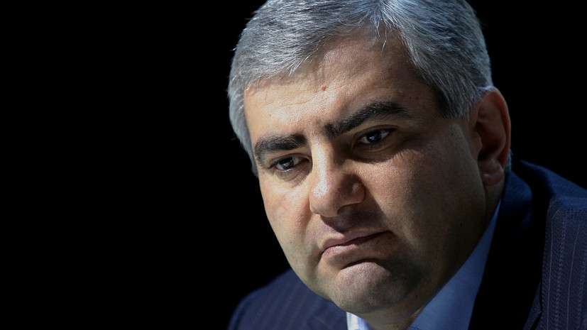 У суда в Ереване произошла потасовка сторонников Карапетяна с полицией