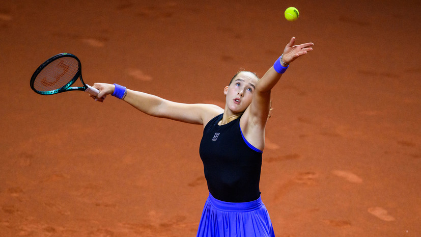 Андреева в трёх сетах одолела Свёнтек и вышла в полуфинал турнира WTA в Штутгарте