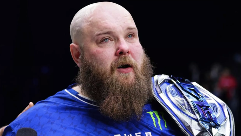 Камоцкий победил Скотта на турнире по пощёчинам Power Slap 19