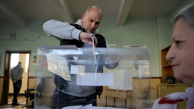 Партия Радева лидирует на выборах в Болгарии по данным exit poll