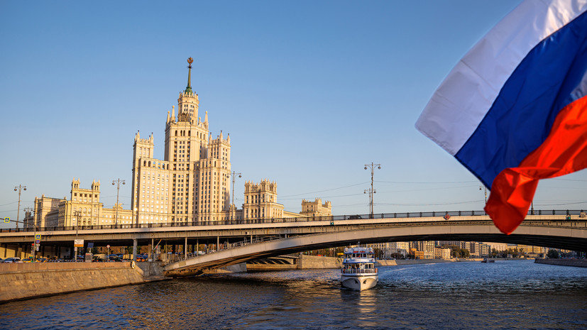 Путин: россияне должны вместе беречь и укреплять наследие всех народов страны