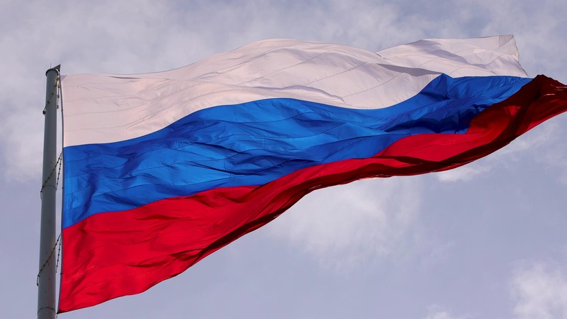 Сборная России проводит первый с 2022 года матч под флагом страны в игровом виде спорта