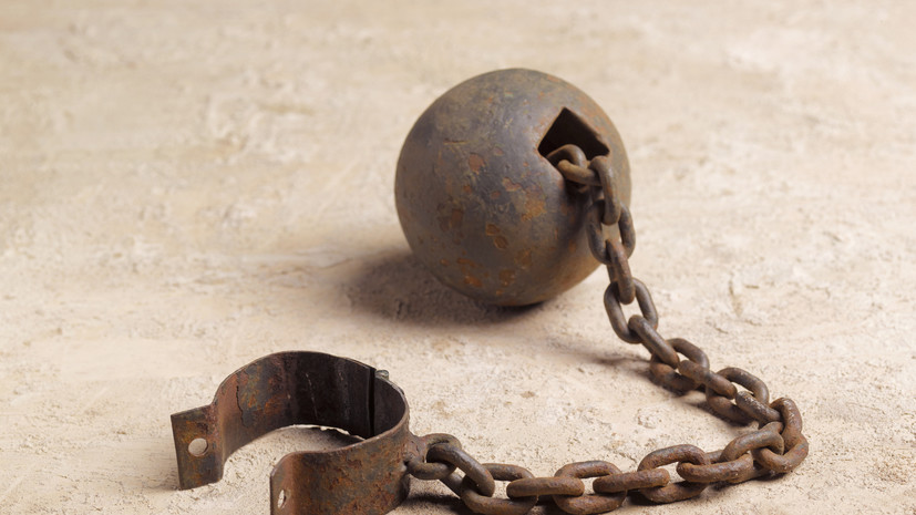 Освобождённый из плена в Мали геолог рассказал, что его полгода держали на цепях