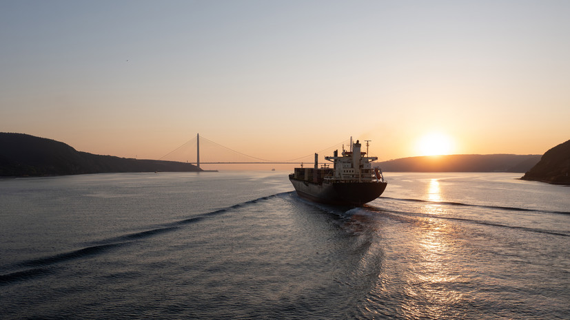 КСИР: Иран задержал два судна, пытавшихся пройти в районе Ормузского пролива