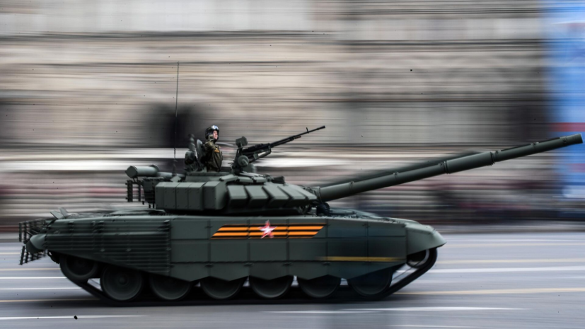 На Красной площади в Москве начали монтаж декораций к параду Победы